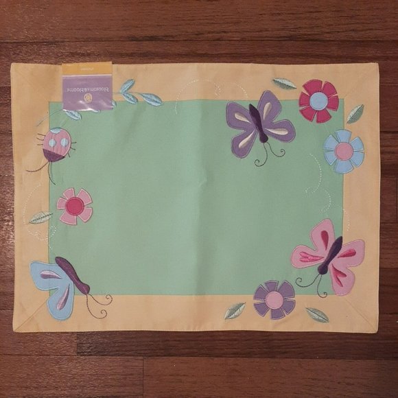Set of 2 Butterfly Spring Flurry Placemats Yellow Green Embroidered - Picture 4 of 10